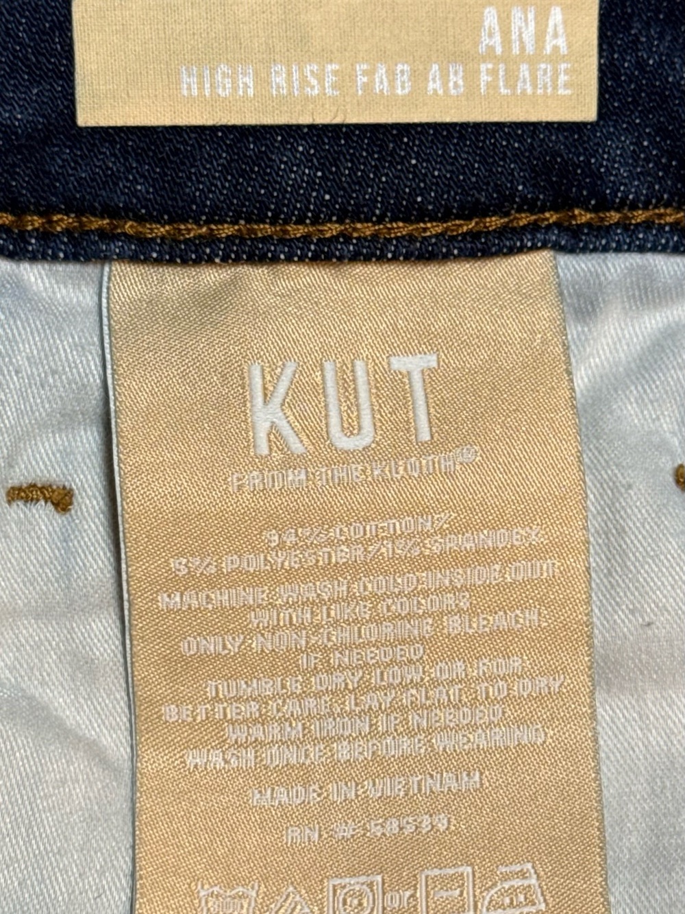 KUT from the Kloth "Ana" High Rise Fab Ab Flare Jeans Size 8 Medium Wash - Picture 9 of 10